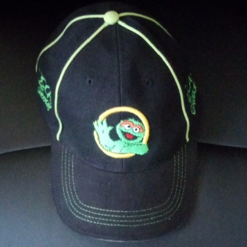 Vintage Oscar the Grouch Embroidered Black Cap from 2005